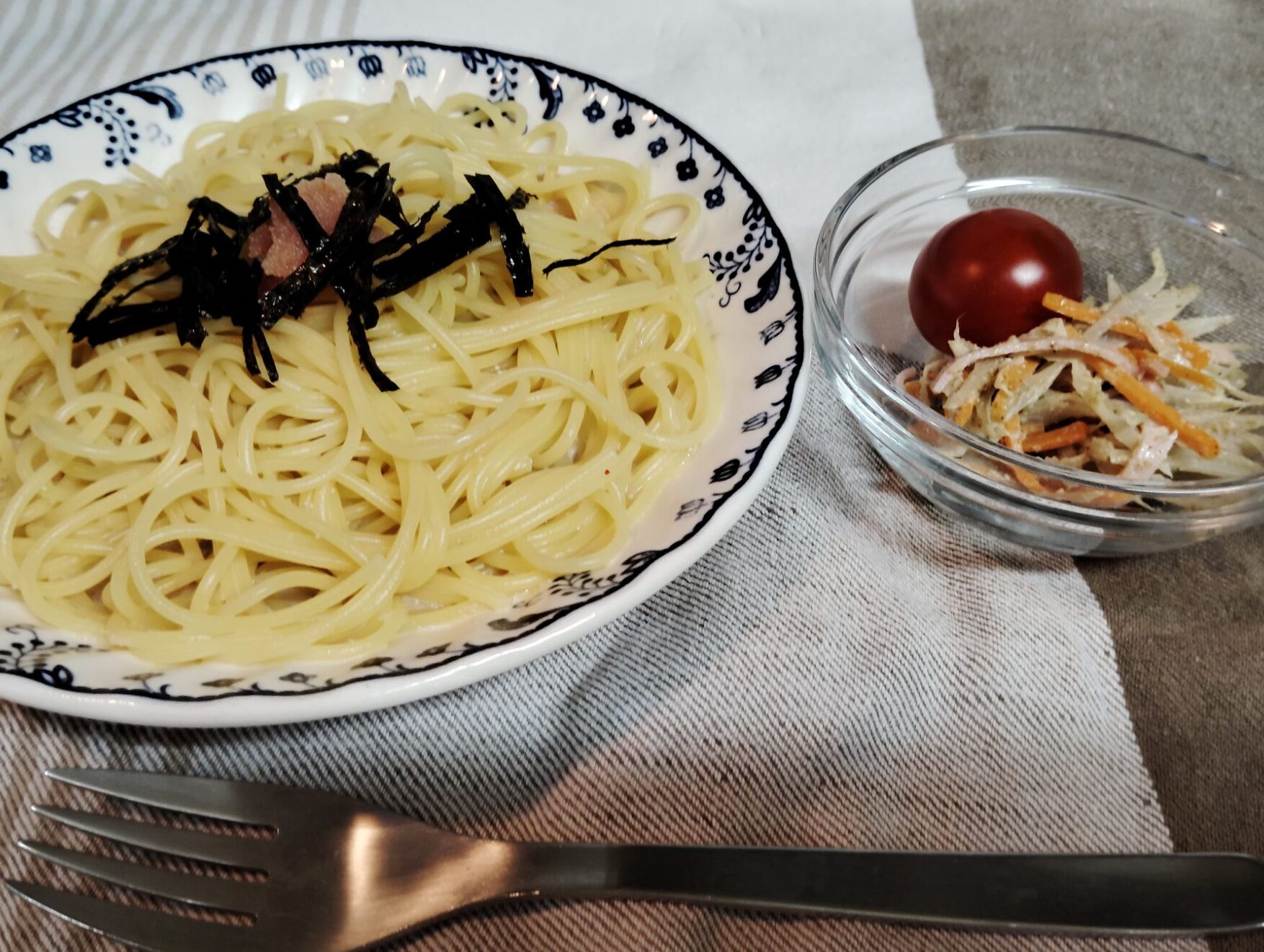 和風明太クリームパスタ。ごぼうサラダ。