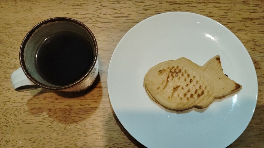 たい焼きとブラックコーヒー。
