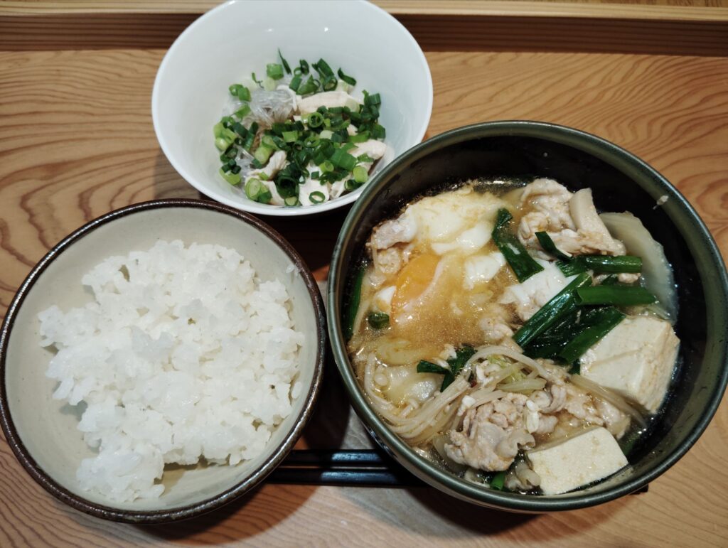 ごはん。スンドゥブチゲ。鶏酢。