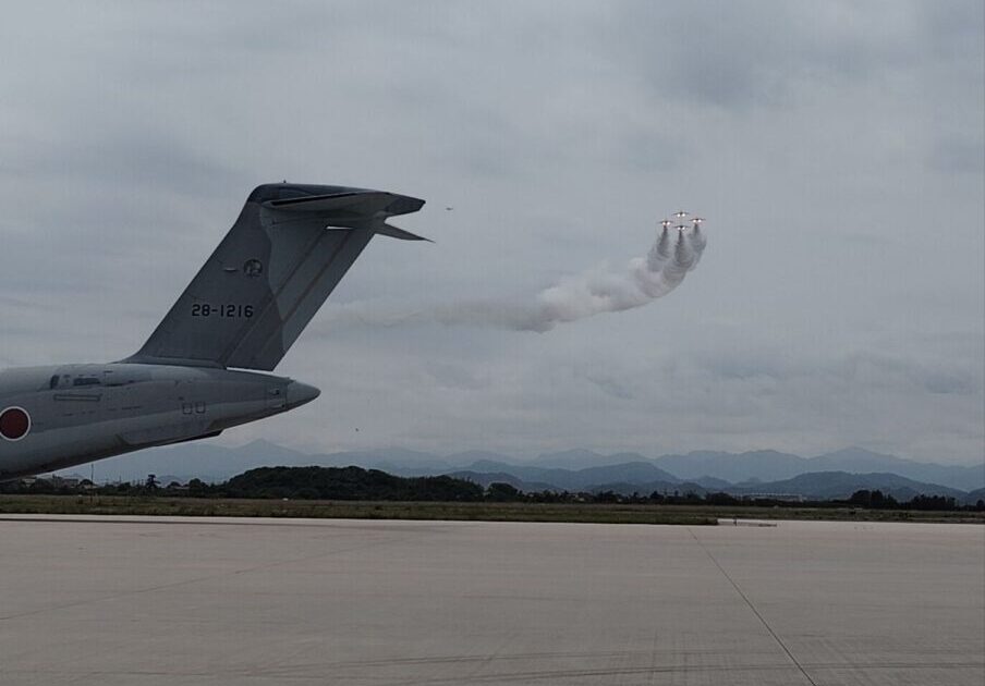 美保基地航空祭ブルーインパルス