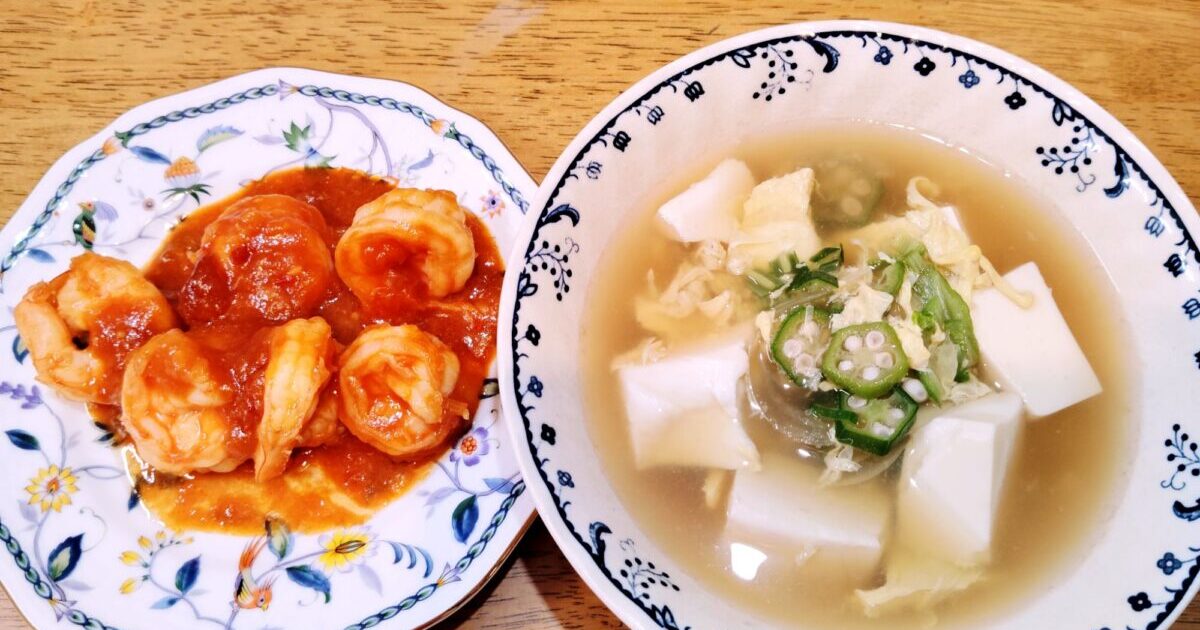 エビチリ。海老出汁スープ。