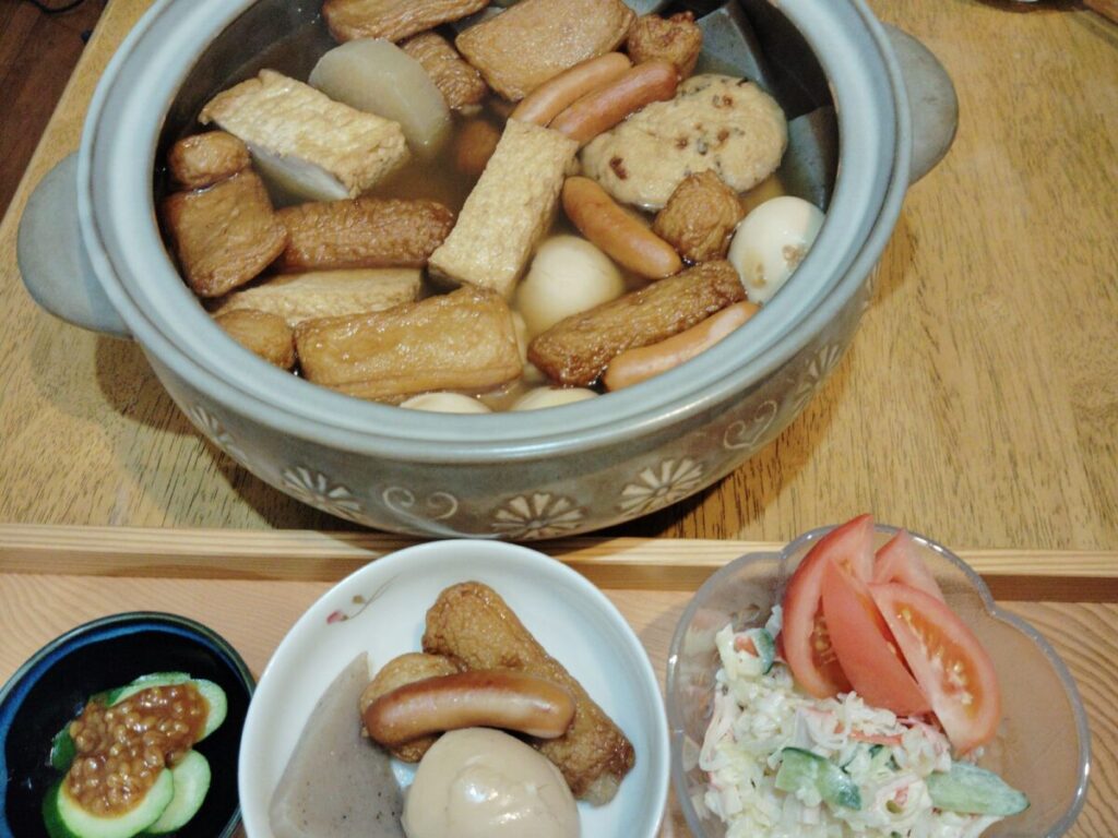 おでん カニかまサラダ(トマト) もろみきゅうり