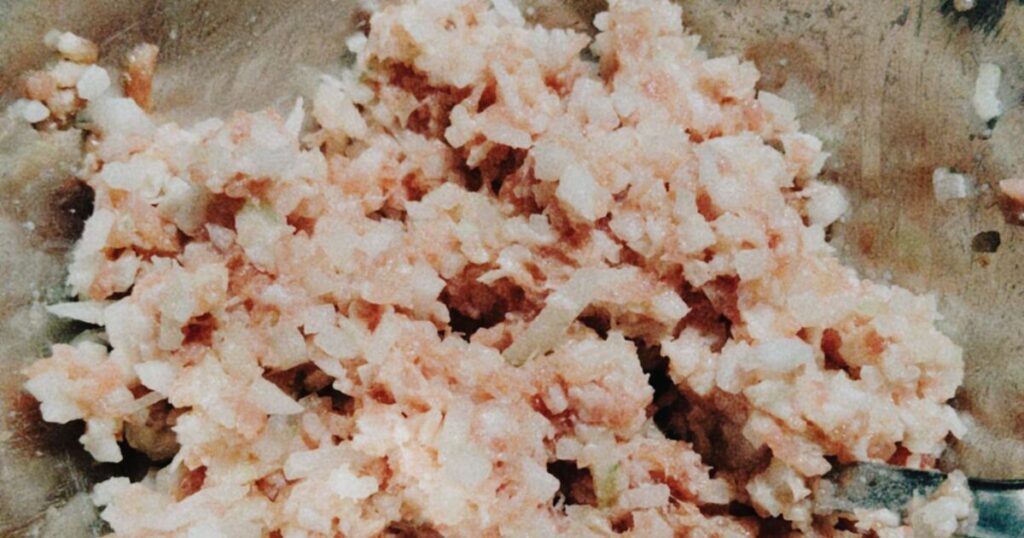 玉ねぎを混ぜた肉ダネ