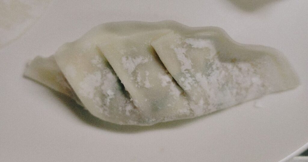 ひだをつけ包む